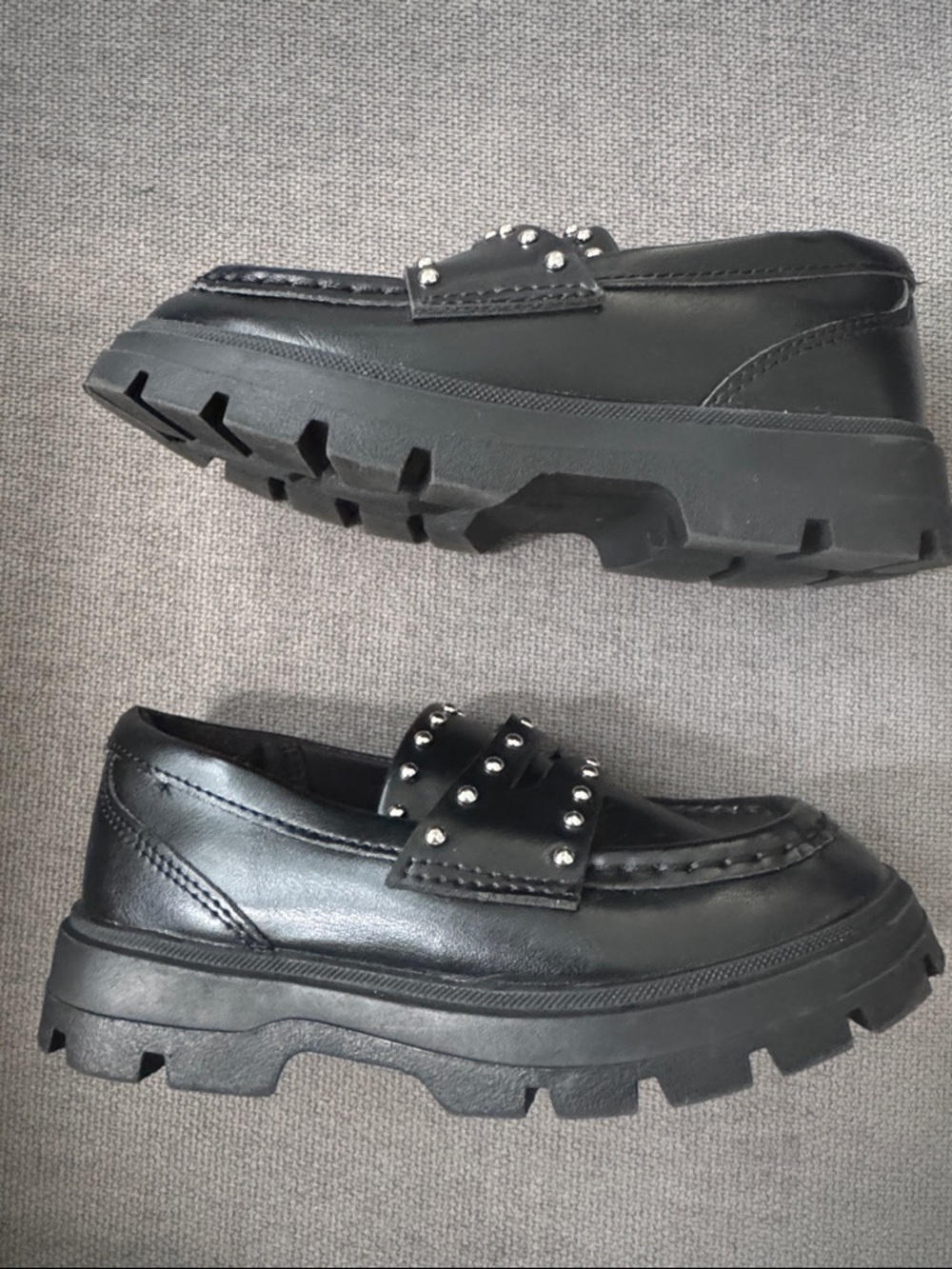 Calling all my 90s Moms with little darlings.. Zara Kids Black Loafers - Picture 4 of 7